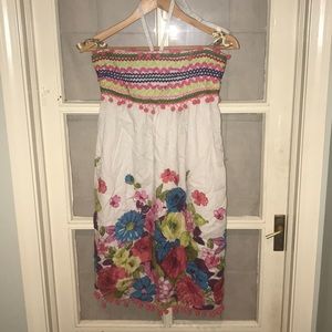 Strapless patterned dress